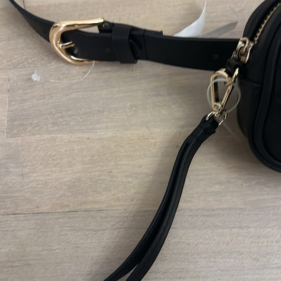 Steve Madden New with tag black belt bag or wristlet - Picture 2 of 6